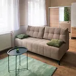 Nagymaros Apartman * Nagymaros