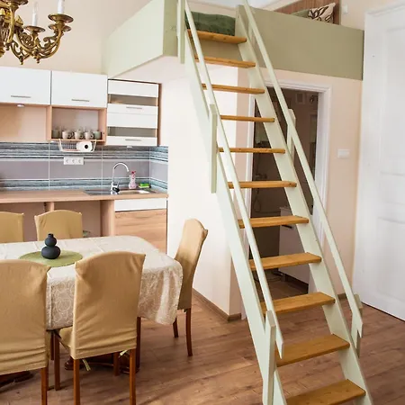 Nagymaros Apartman *